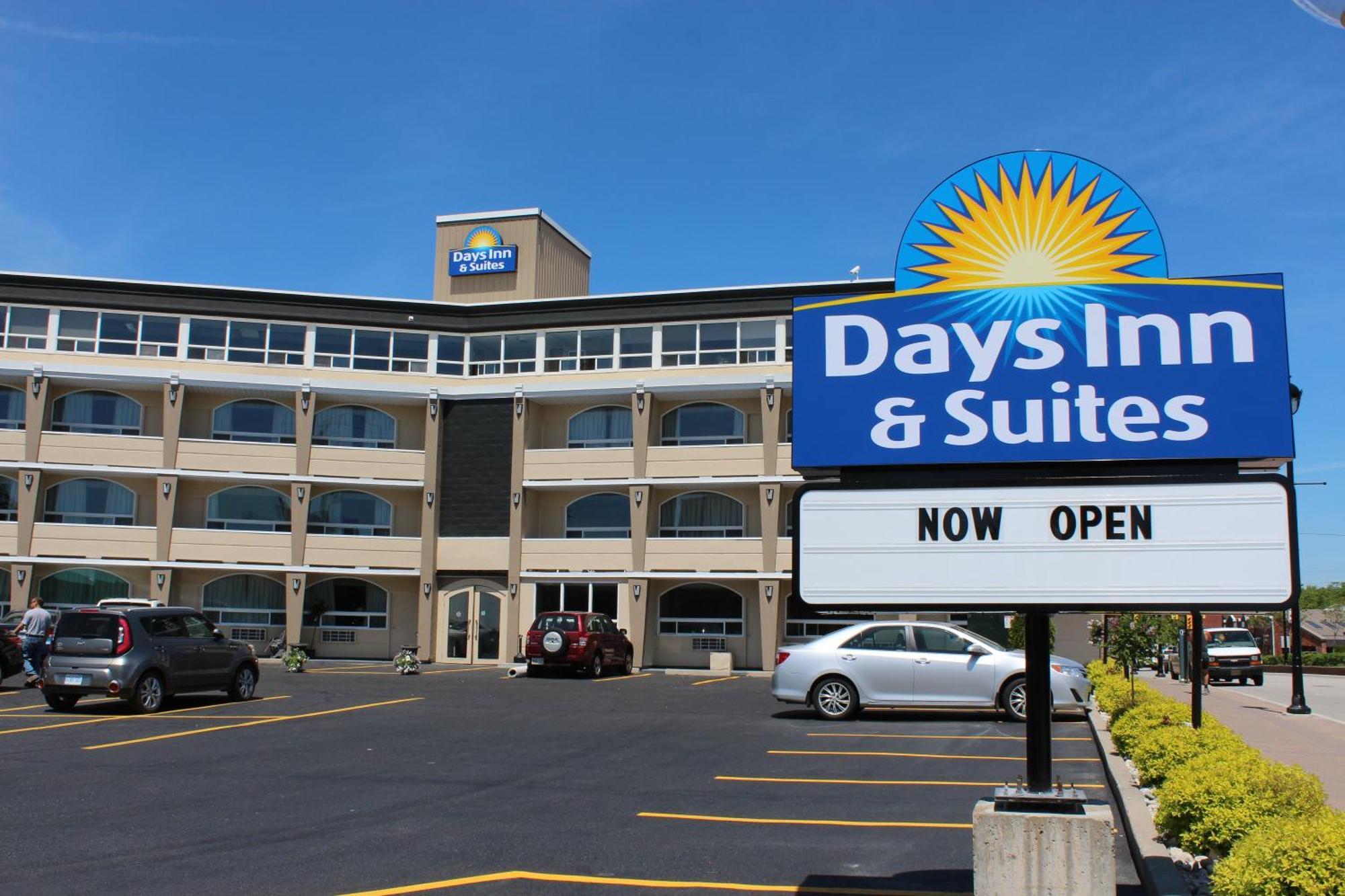 Days Inn & Suites By Wyndham North Bay Downtown Exterior photo